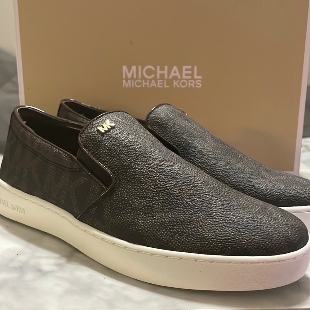 Michael Kors Keaton slip on women’s size 9 brown logo